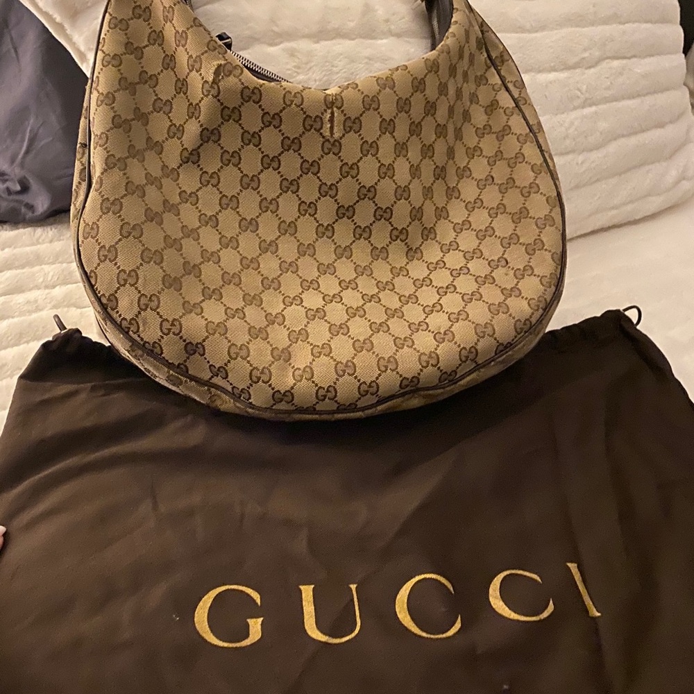Gucci Sukey Hobo Canvas Medium